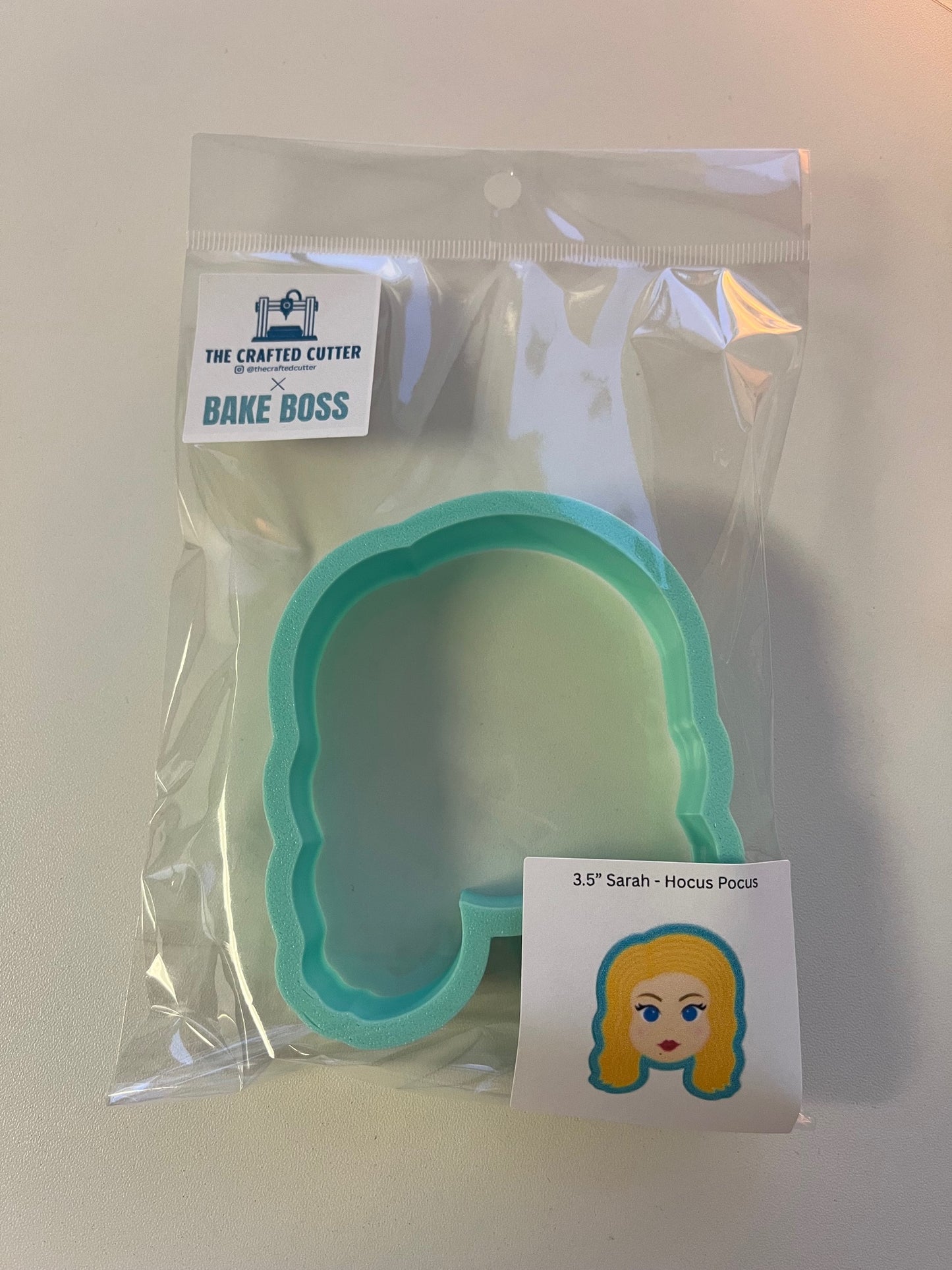Sarah Hocus Pocus Crafted Cutter