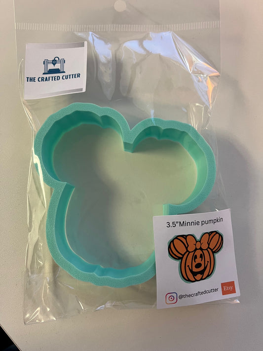Minnie Pumpkin Crafted Cutter